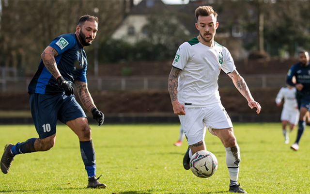 关键时刻尼斯备战德甲,防线松动细节曝光,引发热议,临场指挥获称赞 关键时刻尼斯备战德甲,防线松动细节曝光,引发热议,临场指挥获称赞
